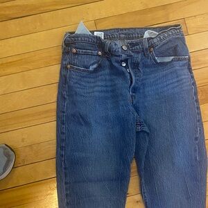 Levi's Women's 30x31 501 button fly like new.